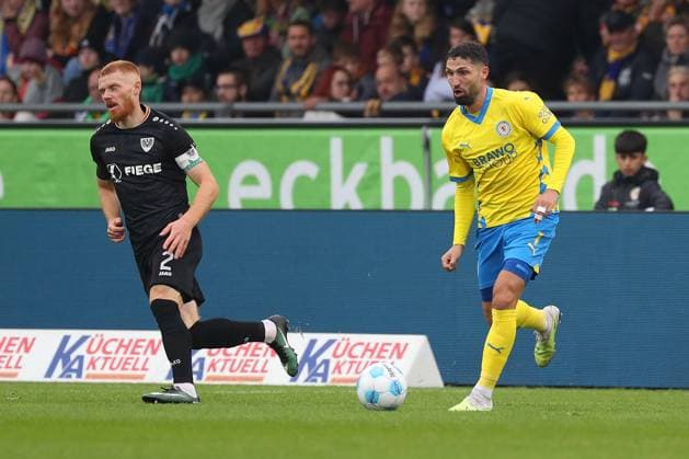 Braunschweig vs Münster, 2 BL Braunschweig, 27 10 2024, FOOTBALL Eintracht Braunschweig vs SC Preußen Münster, 2 BL, Season 2024 25 Mikkel Kirkeskov Münster , Fabio Kaufmann Eintracht Braunschweig Braunschweig