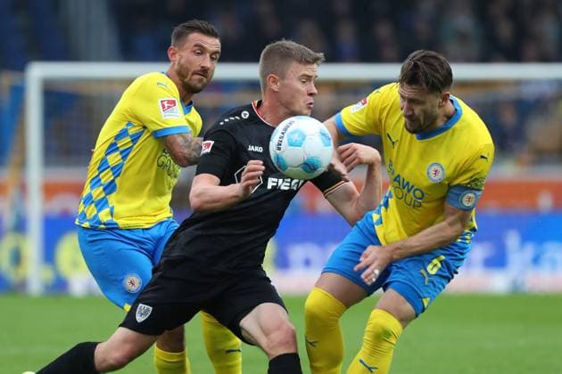 Braunschweig vs Münster, 2 BL Braunschweig, 27 10 2024, FOOTBALL Eintracht Braunschweig vs SC Preußen Münster, 2 BL, Season 2024 25 Robin Krauße Eintracht Braunschweig , Jano Ter Horst Münster , Ermin Bicakcic Eintracht Braunschweig , Braunschweig