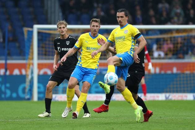 Braunschweig vs Münster, 2 BL Braunschweig, 27 10 2024, FOOTBALL Eintracht Braunschweig vs SC Preußen Münster, 2 BL, Season 2024 25 Sebastian Polter Eintracht Braunschweig , Rayan Philippe Eintracht Braunschweig Braunschweig