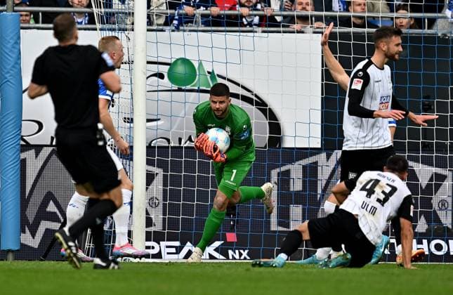 27 10 2024, xfux, Fussball 2 Bundesliga, SV Darmstadt 98 SSV Ulm 1846, emspor, v l Nicolas Thiede SSV Ulm 1846 DFL DFB REGULATIONS PROHIBIT ANY USE OF PHOTOGRAPHS as IMAGE SEQUENCES and or QUASI VIDEO Darmstadt