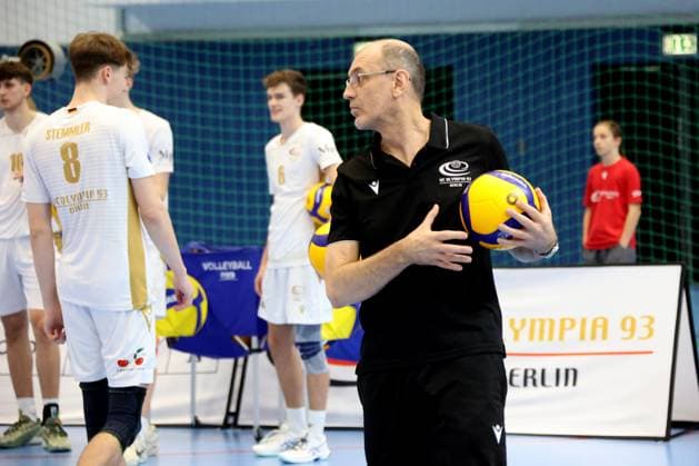 DEU, DVV, 1 VBL, VC Olympia Berlin vs BR Volleys , 27 10 2024, Hohenschoenhausen, Berlin, DEU, DVV, 1 VBL, VC Olympia Berlin vs BR Volleys , pictured Coach Nestke, Andreas VC Olympia Berlin Photo Juergen Engler nordphoto GmbH nordphotoxGmbHx xEngler nph00076