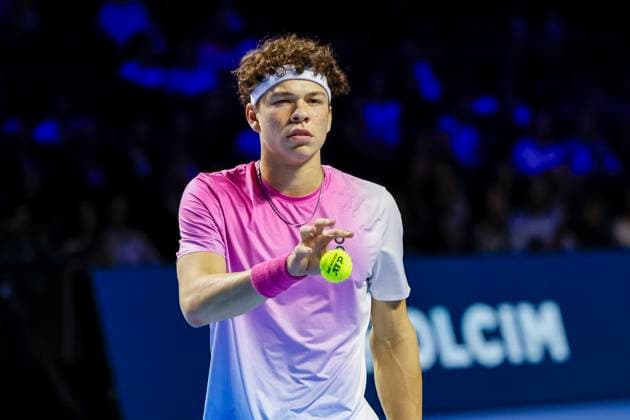 Ben Shelton USA , Tennis, Swiss Indoors ATP World Tour 500 , 2024, Ben Shelton USA vs Giovanni Mpetshi Perricard FRA , 27 10 2024, St Jakobshalle, Basel, Switzerland Basel St Jakobshalle BS Switzerland Copyright: xGrantxHubbsx