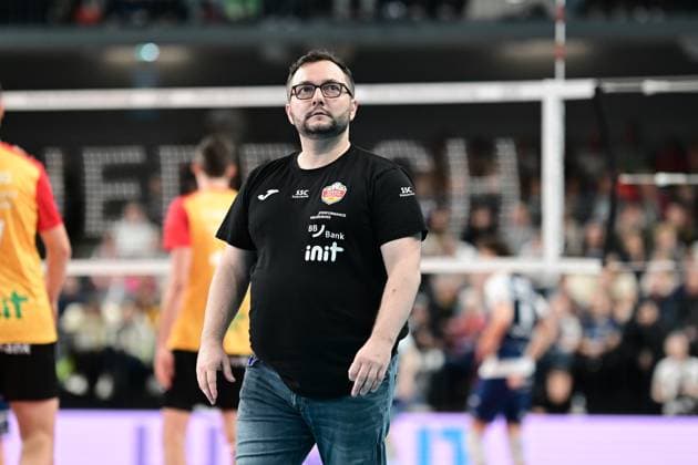 Volleyball I Men I Season 2024 2025 I Bundesliga I Matchday 7 I SVG Lüneburg BADEN VOLLEYS SSC Karlsruhe I 27 10 2024 Antonio Bonelli BADEN VOLLEYS SSC Karlsruhe is annoyed with his team and rolls his eyes heavenwards Lüneburg LKH Arena Niedersachsen Germany Copyright: xLobeca AndreasxHannigx