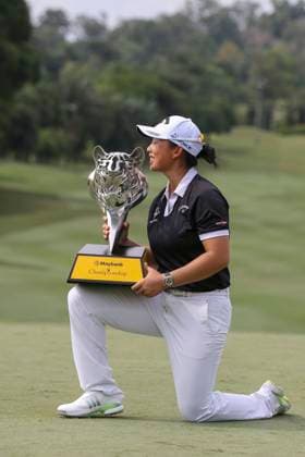 October 27, 2024, Kuala Lumpur, Malaysia: Ruoning Yin of China poses with the Tiger trophy after winning the Maybank Championship 2024 on the final round at Kuala Lumpur Golf & Country Club. Maybank Championship 2024 came to a thrilling conclusion on the final round today with Ruoning Yin claiming the unique tiger trophy as the winner. Kuala Lumpur Malaysia - ZUMAs197 20241027_aaa_s197_080 Copyright: xFarisxHadziqx