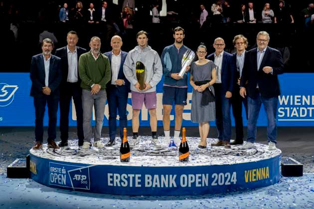 JACK DRAPER GBR celebrating his victory of the Erste Bank Open together with second place finisher KAREN KHACHANOV and honored guests at the ATP World Tour, Erste Bank Open at the Wiener Stadthalle Vienna