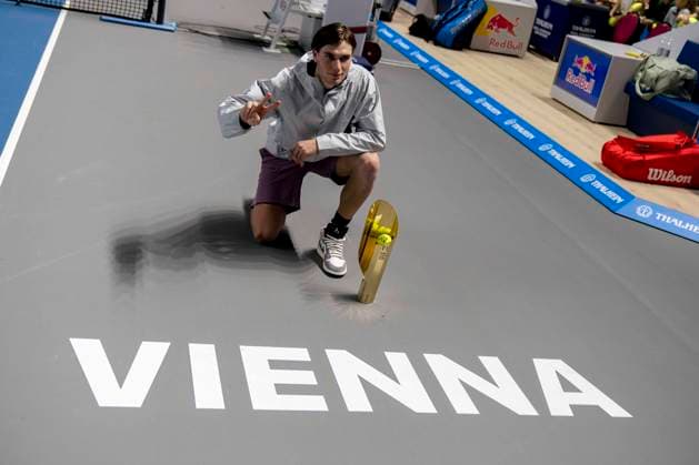 JACK DRAPER GBR celebrating his victory of the Erste Bank Open after match against KAREN KHACHANOV at the ATP World Tour, Erste Bank Open at the Wiener Stadthalle Vienna
