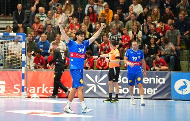 2 Handball Bundesliga, Bergischer HC vs HC Elbflorenz, 27 10 2024 Eloy Morante Maldonado Bergischer HC 33 celebrates 2 Handball Bundesliga, Bergischer HC vs HC Elbflorenz, 27 10 2024,Uni Halle,Wuppertal,Germany on 27 10 24 Copyright: xBEAUTIFULxSPORTS Henrichsx