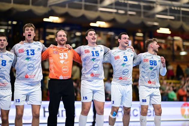 Handball I Men I Season 2024 2025 I 2 HBL I 9 Matchday I VfL Lübeck Schwartau Dessau Rosslauer HV 06 I 27 10 2024 Cheers, excitement, enthusiasm, euphoria, joy, happiness, cheerfulness at Dessau Roßlauer HV 06 Hanseatic City of Lübeck Hansehalle Schleswig Holstein Germany Copyright: xLobeca FelixxSchlikisx