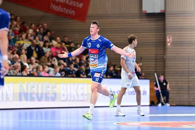 Handball I Men I Season 2024 2025 I 2 HBL I 9 Matchday I VfL Lübeck Schwartau Dessau Rosslauer HV 06 I 27 10 2024 Cheers, excitement, enthusiasm, euphoria, joy, happiness, cheerfulness at Ole Hagedorn 10, VfL Lübeck Schwartau Hanseatic City of Lübeck Hansehalle Schleswig Holstein Germany Copyright: xLobeca FelixxSchlikisx