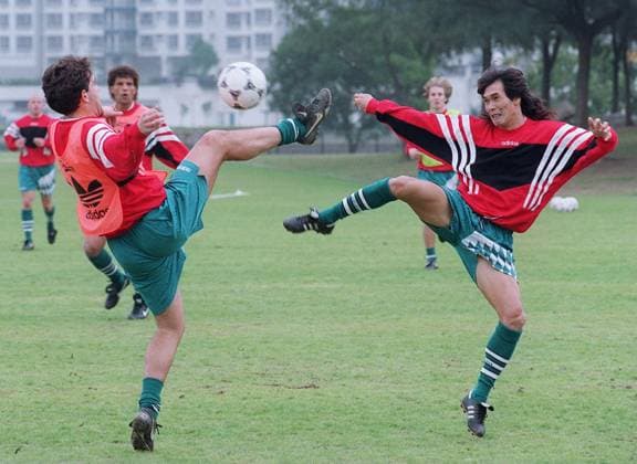 HONG KONG LEAGUE XI S TRAINING SESSION AT THE HONG KONG SPORTS INSTITUTE. ON THE RIGHT IS LEE KIN-WO. 25 January 1997 HONG KONG HONG KONG EDITORIAL USE ONLY  Copyright: xx MER2016050904502965 DAVIDxTHORPEx scmpphotos038949