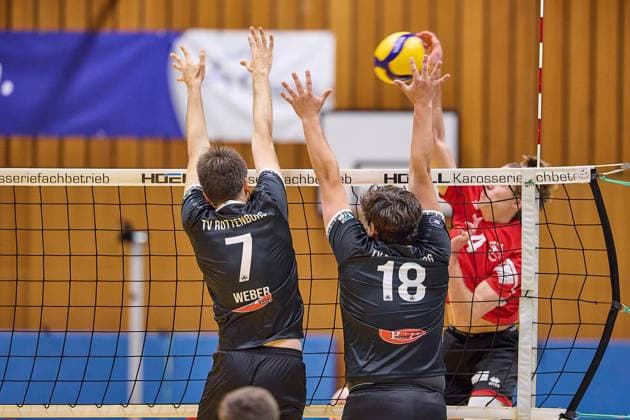 Timon Schippmann TV Rottenburg, 07 and Knobelspiess TV Rottenburg, 18 in the double block against Nils Weber TUS Kriftel, 04 GER, TuS Kriftel against TV Rottenburg,Volleyball, DVV Pokal, Quali Round of 16, Season 2024 2025, 27 10 24 GER, TuS Kriftel against TV Rottenburg,Volleyball, DVV Pokal, Quali Round of 16, Season 2024 2025, 27 10 24 Kriftel Copyright: xGeraldxOelze-dexStoppany,xEibner-Pressefoto GeraldxOelze-dexStoppanyx EP-ODS