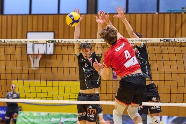 Successful double block by Linus Herrmann TV Rottenburg, 09 and Jakob Elsaesser TV Rottenburg, 04 against Nils Weber TUS Kriftel, 04 GER, TuS Kriftel against TV Rottenburg,Volleyball, DVV Pokal, Quali Round of 16, Season 2024 2025, 27 10 24 GER, TuS Kriftel against TV Rottenburg,Volleyball, DVV Pokal, Quali Round of 16, Season 2024 2025, 27 10 24 Kriftel Copyright: xGeraldxOelze-dexStoppany,xEibner-Pressefoto GeraldxOelze-dexStoppanyx EP-ODS