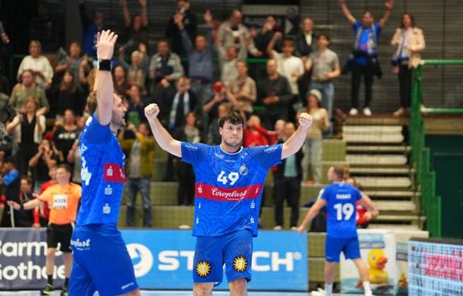 2 Handball Bundesliga, Bergischer HC vs HC Elbflorenz, 27 10 2024 Aron Seesing Bergischer HC 49 celebrates the victory 2 Handball Bundesliga, Bergischer HC vs HC Elbflorenz, 27 10 2024,Uni Halle,Wuppertal,Germany on 27 10 24 Copyright: xBEAUTIFULxSPORTS Henrichsx