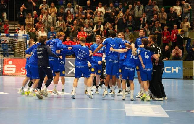 2 Handball Bundesliga, Bergischer HC vs HC Elbflorenz, 27 10 2024 Victory celebration of Bergischer HC 2 Handball Bundesliga, Bergischer HC vs HC Elbflorenz, 27 10 2024,Uni Halle,Wuppertal,Germany on 27 10 24 Copyright: xBEAUTIFULxSPORTS Henrichsx