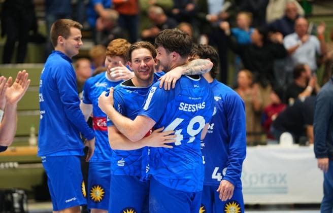 2 Handball Bundesliga, Bergischer HC vs HC Elbflorenz, 27 10 2024 Aron Seesing Bergischer HC 49 and Elias Scholtes Bergischer HC 4 2 Handball Bundesliga, Bergischer HC vs HC Elbflorenz, 27 10 2024,Uni Halle,Wuppertal,Germany on 27 10 24 Copyright: xBEAUTIFULxSPORTS Henrichsx