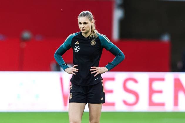Sports, football, womens national team season 2024 2025 final training Germany before the international match Germany vs Australia 27 10 2024, schauinsland reisen arena Jule Brand Germany Duisburg schauinsland reisen arena Nordrhein Westfahlen Germany