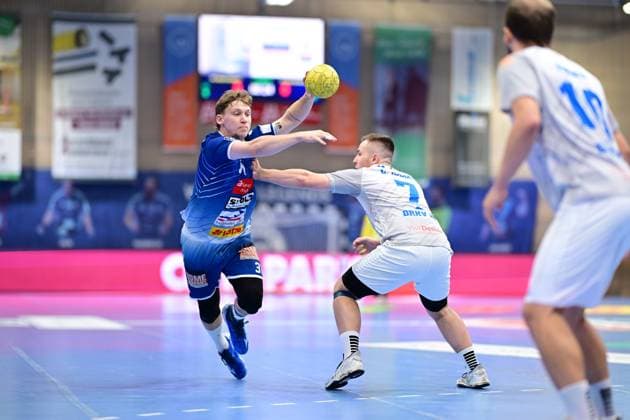 Handball I Men I Season 2024 2025 I 2 HBL I 9 Matchday I VfL Lübeck Schwartau Dessau Rosslauer HV 06 I 27 10 2024 Oliver Juhl 31, VfL Lübeck Schwartau Carl Phillip Haake 7, Dessau Rosslauer HV 06 Hansestadt Lübeck Hansehalle Schleswig Holstein Germany Copyright: xLobeca FelixxSchlikisx