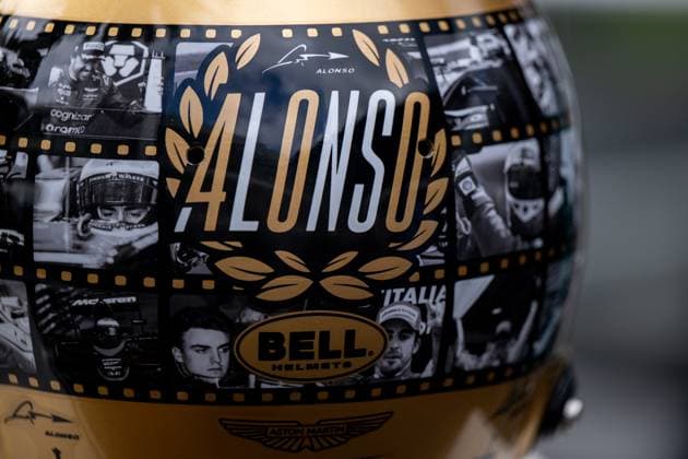 Special design helmet for Fernando Alonsos 400th Grand Prix Aston Martin Aramco Formula One Team, Spain, 14 , MEX, Formula 1 World Championship, Grand Prix of Mexico City, Autodromo Hermanos Rodriguez, Race, 27 10 2024 MEX, Formula 1 World Championship, Grand Prix of Mexico City, Autodromo Hermanos Rodriguez, Race, 27 10 2024 Mexico City Copyright: xEibner-Pressefoto Memmlerx EP_MMR