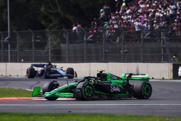 24 ZHOU Guanyu (chi), Stake F1 Team Kick Sauber C44, action during the Formula 1 Gran Premio de la Ciudad de Mexico 2024, 20th round of the 2024 Formula One World Championship, WM, Weltmeisterschaft from October 25 to 27, 2024 on the Autodromo Hermanos Rodriguez, in Mexico City, Mexico - F1 - MEXICO CITY GRAND PRIX 2024 DPPI Panoramic  241027_R20_MESSICO_EA024037.JPG