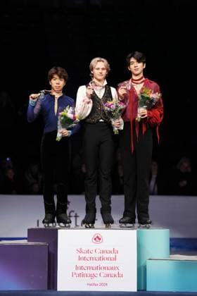 October 27, 2024, Halifax, Ns, Canada: From left to right, silver medallist Shun Sato of Japan, gold medallist Ilia Malinin of the United States, and bronze medallist Junhwan Cha of the Republic of Korea pose following the men s event at the Skate Canada International Figure skating, Eiskunstlauf competition in Halifax on Sunday, October 27, 2024. Shun Sato, Ilia Malinin, Junhwan Cha  - ZUMAc35_ 20241027_zaf_c35_088 Copyright: xDarrenxCalabresex