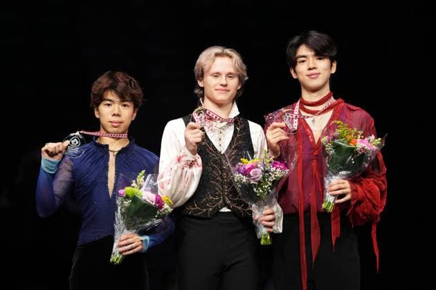 October 27, 2024, Halifax, Ns, Canada: From left to right, silver medallist Shun Sato of Japan, gold medallist Ilia Malinin of the United States, and bronze medallist Junhwan Cha of the Republic of Korea pose following the men s event at the Skate Canada International Figure skating, Eiskunstlauf competition in Halifax on Sunday, October 27, 2024. Shun Sato, Ilia Malinin, Junhwan Cha  - ZUMAc35_ 20241027_zaf_c35_089 Copyright: xDarrenxCalabresex