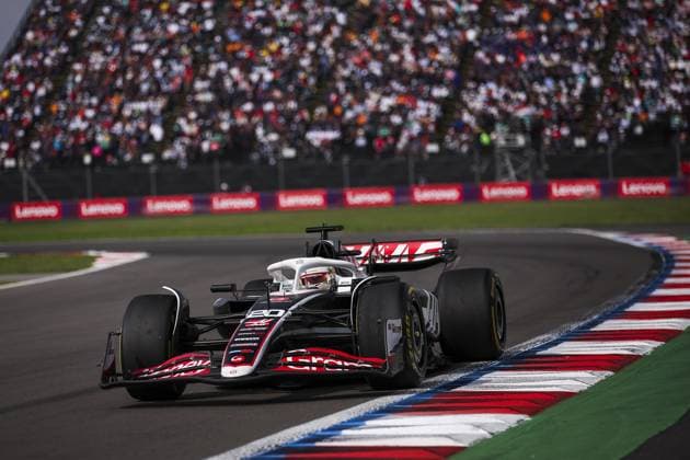 20 MAGNUSSEN Kevin (den), Haas F1 Team VF-24 Ferrari, action during the Formula 1 Gran Premio de la Ciudad de Mexico 2024, 20th round of the 2024 Formula One World Championship, WM, Weltmeisterschaft from October 25 to 27, 2024 on the Autodromo Hermanos Rodriguez, in Mexico City, Mexico - F1 - MEXICO CITY GRAND PRIX 2024 DPPI Panoramic  241027_R20_MESSICO_EA016064