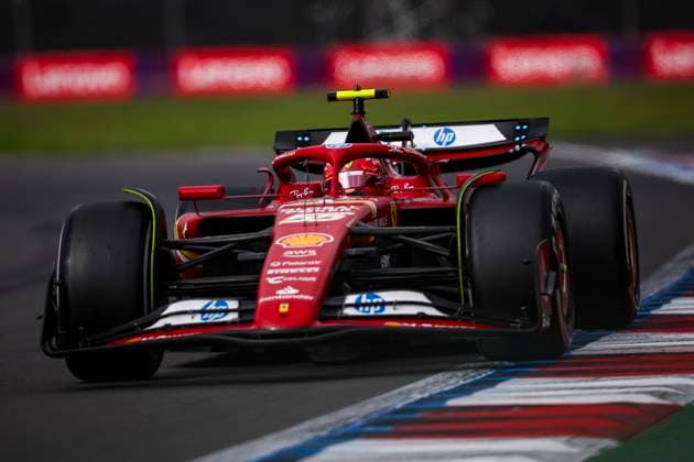 55 SAINZ Carlos (spa), Scuderia Ferrari SF-24, action during the Formula 1 Gran Premio de la Ciudad de Mexico 2024, 20th round of the 2024 Formula One World Championship, WM, Weltmeisterschaft from October 25 to 27, 2024 on the Autodromo Hermanos Rodriguez, in Mexico City, Mexico - F1 - MEXICO CITY GRAND PRIX 2024 DPPI Panoramic  241027_R20_MESSICO_EA025604