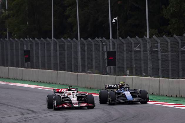 20 MAGNUSSEN Kevin (den), Haas F1 Team VF-24 Ferrari, 43 COLAPINTO Franco (arg), Williams Racing FW46, action during the Formula 1 Gran Premio de la Ciudad de Mexico 2024, 20th round of the 2024 Formula One World Championship, WM, Weltmeisterschaft from October 25 to 27, 2024 on the Autodromo Hermanos Rodriguez, in Mexico City, Mexico - F1 - MEXICO CITY GRAND PRIX 2024 DPPI Panoramic 241027_R20_MESSICO_EA025736.JPG