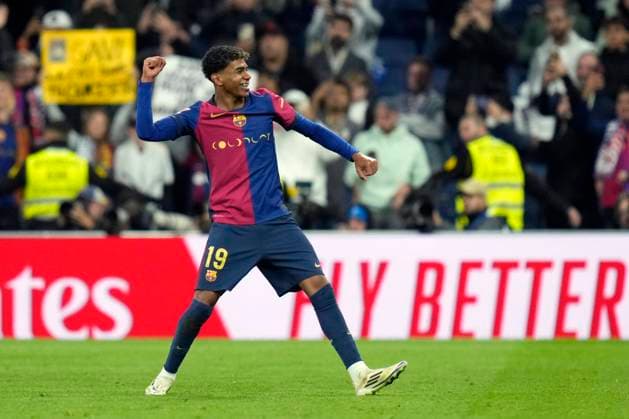 ESP: Real Madrid v FC Barcelona, Barca La Liga EA Sports. Date 11 Lamine Yamal of FC Barcelona celebrates the victory at full time during the La Liga EA Sports match between Real Madrid and FC Barcelona played at Santiago Bernabeu Stadium on October, 2024 in Madrid, Spain. Contributor Copyright: xPressinphotox PS_241026_RMA_BAR_095