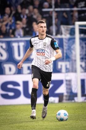 Soccer Men 2 Bundesliga 10 Matchday Season 2024 2025 SV Darmstadt 98 SSV Ulm 1846 Soccer 1 1 27 10 2024 27 Niklas Kolbe SSV Ulm DFL regulations prohibit any use of photographs as image sequences and or quasi video Darmstadt Merck Stadion am Böllenfalltor Germany