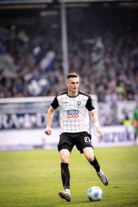 Soccer Men 2 Bundesliga 10 Matchday Season 2024 2025 SV Darmstadt 98 SSV Ulm 1846 Soccer 1 1 27 10 2024 27 Niklas Kolbe SSV Ulm DFL regulations prohibit any use of photographs as image sequences and or quasi video Darmstadt Merck Stadion am Böllenfalltor Germany