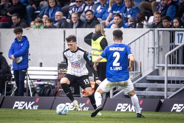Soccer Men 2 Bundesliga 10 Matchday Season 2024 2025 SV Darmstadt 98 SSV Ulm 1846 Soccer 1 1 27 10 2024 19 Jonathan Meier SSV Ulm DFL regulations prohibit any use of photographs as image sequences and or quasi video Darmstadt Merck Stadion am Böllenfalltor Germany