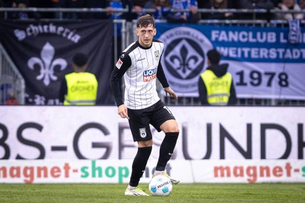 Soccer Men 2 Bundesliga 10 Matchday Season 2024 2025 SV Darmstadt 98 SSV Ulm 1846 Soccer 1 1 27 10 2024 19 Jonathan Meier SSV Ulm DFL regulations prohibit any use of photographs as image sequences and or quasi video Darmstadt Merck Stadion am Böllenfalltor Germany