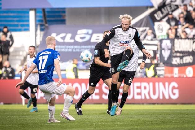 Soccer Men 2 Bundesliga 10 Matchday Season 2024 2025 SV Darmstadt 98 SSV Ulm 1846 Soccer 1 1 27 10 2024 32 Philipp Strompf SSV Ulm DFL regulations prohibit any use of photographs as image sequences and or quasi video Darmstadt Merck Stadion am Böllenfalltor Germany