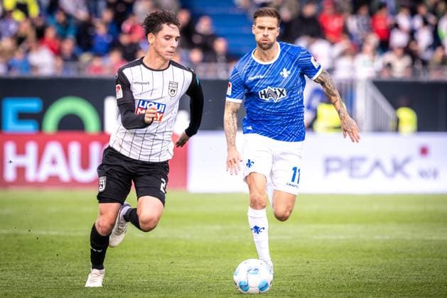 Soccer Men 2 Bundesliga 10 Matchday Season 2024 2025 SV Darmstadt 98 SSV Ulm 1846 Soccer 1 1 27 10 2024 23 Max Brandt SSV Ulm , 11 Tobias Kempe SV Darmstadt DFL regulations prohibit any use of photographs as image sequences and or quasi video Darmstadt Merck Stadion am Böllenfalltor Germany