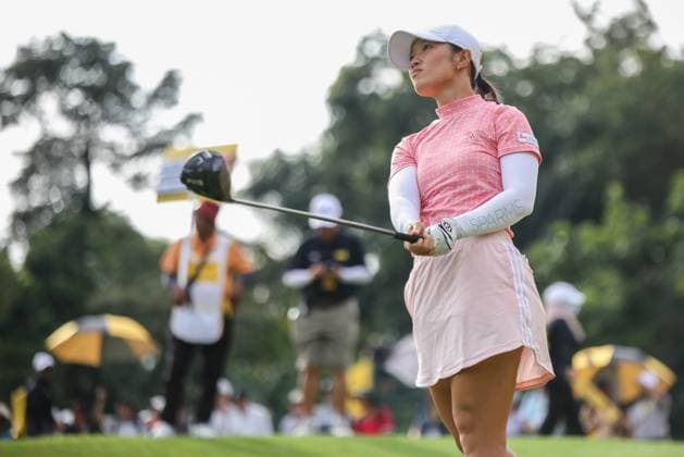 October 27, 2024, Kuala Lumpur, Malaysia: Ashley Lau of Malaysia plays her shot from the 2nd tee during the final round of Maybank Championship 2024 on Kuala Lumpur Golf & Country Club golf course. Kuala Lumpur Malaysia - ZUMAs197 20241027_aaa_s197_323 Copyright: xFarisxHadziqx