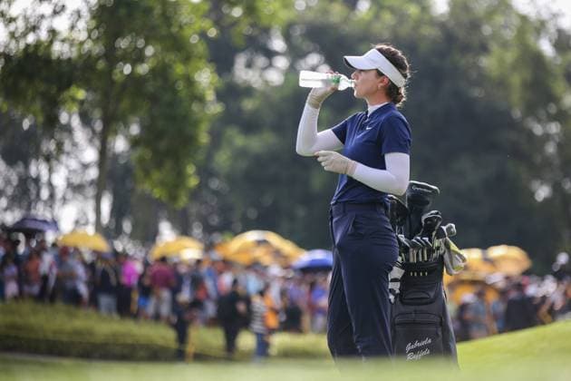 Maybank championship 2024 final round in Kuala Lumpur - 27 Oct 2024 Gabriela Ruffels of Australia seen drink water due to sunny weather before play her shot from the 2nd tee during the final round of Maybank Championship 2024 on Kuala Lumpur Golf & Country Club golf course. Kuala Lumpur Malaysia Copyright: xFarisxHadziqx xSOPAxImagesx Farishdzq_MYFD_15
