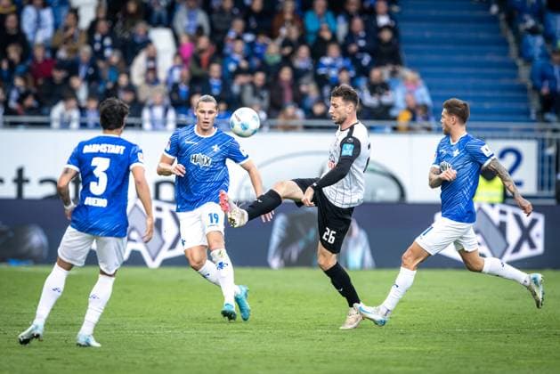 Soccer Men 2 Bundesliga 10 Matchday Season 2024 2025 SV Darmstadt 98 SSV Ulm 1846 Soccer 1 1 27 10 2024 19 Fynn Luca Lakenmacher SV Darmstadt , 26 Philipp Maier SSV Ulm DFL regulations prohibit any use of photographs as image sequences and or quasi video Darmstadt Merck Stadion am Böllenfalltor Germany