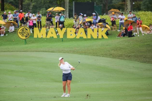 October 27, 2024, Kuala Lumpur, Malaysia: Maja Stark of Sweden plays her shot at hole 18th during the final round of Maybank Championship 2024 on Kuala Lumpur Golf & Country Club golf course. Kuala Lumpur Malaysia - ZUMAs197 20241027_aaa_s197_371 Copyright: xFarisxHadziqx