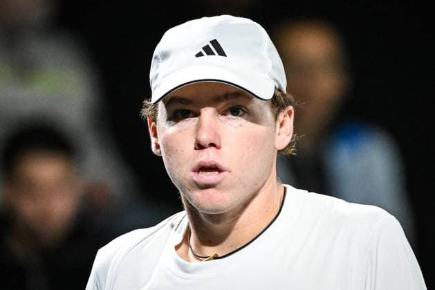 October 29, 2024, Paris, France, France: Alex MICHELSEN of United States during the second day of the Rolex Paris Masters 1000 tennis tournament at Accor Arena on October 29, 2024 in Paris, France. Paris France - ZUMAm308 20241029_zsp_m308_007 Copyright: xMatthieuxMirvillex