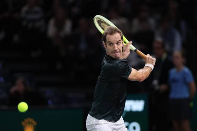 ROLEX PARIS MASTERS TENNIS 2024 Thierry Larret Maxppp. Tennis. Rolex Paris Masters. Accorhotels Arena, Paris (75), le 29 Octobre 2024. Zizou BERG (BEL) vs Richard GASQUET (FRA) Paris (75) ACCORHOTELS ARENA ILE DE FRANCE FRANCE  Copyright: xMAXPPPxThierryxLarretx TL_20241029_3013 0776508133st