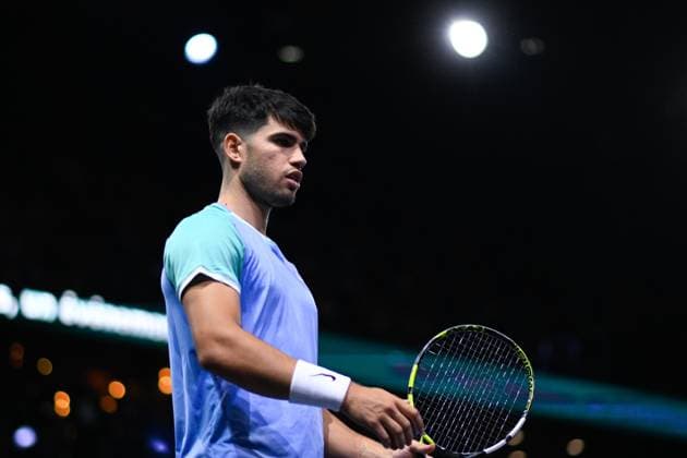 Carlos Alcaraz ( Espagne ) during the Rolex Paris Masters at Accor Hotel Arena on October 29, 2024 in Paris, France. (Photo by Federico Pestellini Panoramic ) TENNIS : Rolex Paris Masters - Paris - 29 10 2024 FedericoPestellini Panoramic 