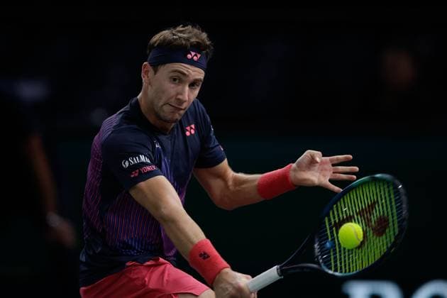 Paris, 29 10 2024 Tennis Rolex Paris Masters 2024, Casper Ruud Jordan Thompson v l , Casper Ruud plays a backhand Copyright: AntonioxBorga