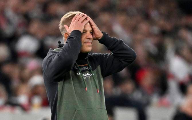 Coach Markus Anfang 1 FC Kaiserslautern FCK on the sidelines Disappointment disappointed after missed scoring chance Gesture Gesture VfB Stuttgart vs 1 FC Kaiserslautern FCK DFB Pokal Second Round 29 10 2024 DFL REGULATIONS PROHIBIT ANY USE OF PHOTOGRAPHS AS IMAGE SEQUENCES AND OR QUASI VIDEO VfB Stuttgart vs 1 FC Kaiserslautern FCK DFB Pokal