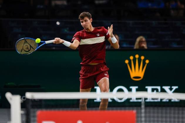 Paris, 30 10 2024 Tennis Rolex Paris Masters 2024, Alexei Popyrin Daniil Medvedev v l , Alexei Popyrin plays a forehand Copyright: AntonioxBorga