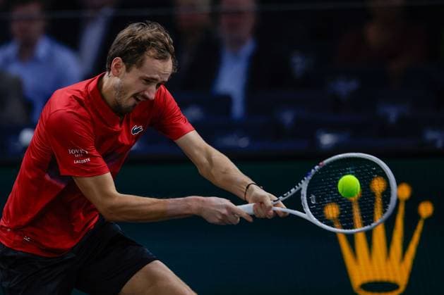 Paris, 30 10 2024 Tennis Rolex Paris Masters 2024, Alexei Popyrin Daniil Medvedev v l , Daniil Medvedev plays a backhand Copyright: AntonioxBorga