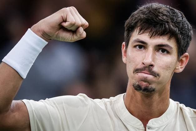 October 30, 2024, Paris, France, France: Alexei POPYRIN of Australia celebrates his victory during the third day of the Rolex Paris Masters 1000 tennis tournament at Accor Arena on October 30, 2024 in Paris, France. Paris France - ZUMAm308 20241030_zsp_m308_014 Copyright: xMatthieuxMirvillex