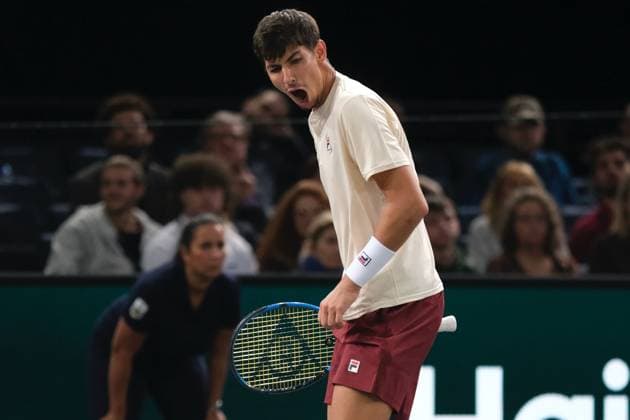 October 30, 2024, Paris, France: ALEXEI POPYRIN (AUS) returns the ball to DANIL MEDVEDEV (RUS) during the day three of Rolex Paris Masters 1000 tournament at Paris Accor Arena Stadium in Paris France..Popyrin won 6:4 2:6 7:6 Paris France - ZUMAp119 20241030_zaf_p119_028 Copyright: xPierrexSteveninx