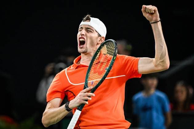 October 30, 2024, Paris, France, France: Ugo HUMBERT of France celebrates his victory during the third day of the Rolex Paris Masters 1000 tennis tournament at Accor Arena on October 30, 2024 in Paris, France. Paris France - ZUMAm308 20241030_zsp_m308_019 Copyright: xMatthieuxMirvillex