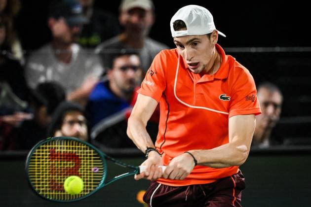 October 30, 2024, Paris, France, France: Ugo HUMBERT of France during the third day of the Rolex Paris Masters 1000 tennis tournament at Accor Arena on October 30, 2024 in Paris, France. Paris France - ZUMAm308 20241030_zsp_m308_042 Copyright: xMatthieuxMirvillex